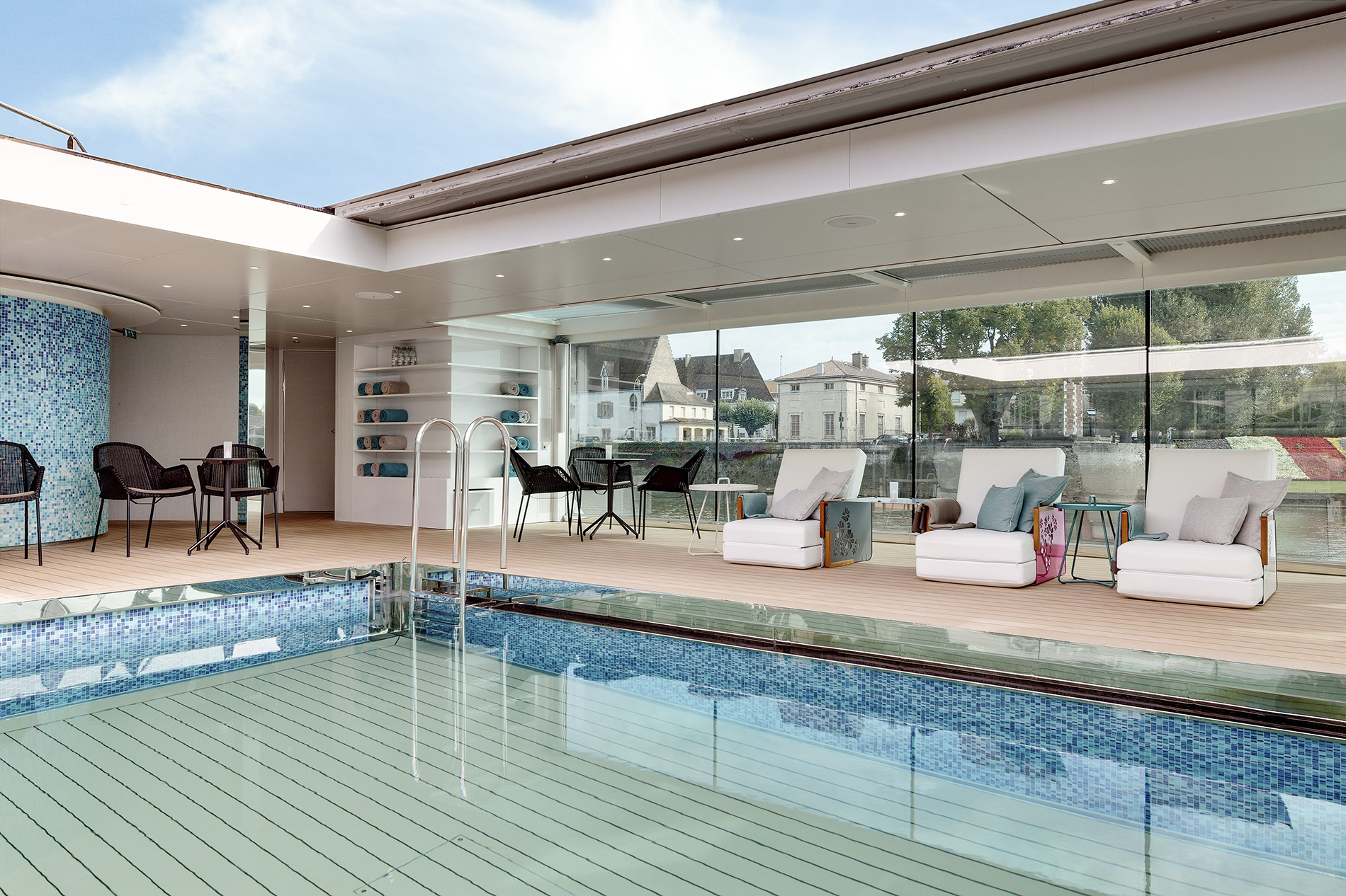 Emerald Waterways - Star Ships - Pool.jpg